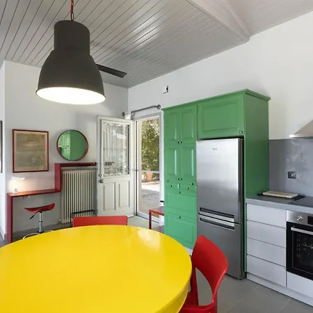 Διαμέρισμα Red Gate Flat Παλαιοκαστρίτσα