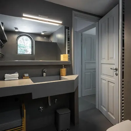 Red Gate Flat Apartment